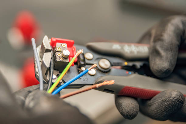 Best Licensed Electrician  in Lambert, MS